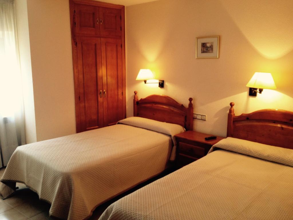 Hostal Nicolas Medinaceli Room photo